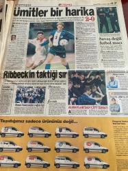 HÜRRİYET GAZETESİ DOĞUM GÜNÜ HEDİYESİ - 10 EKİM 1998 -TAM TAKIM 48 SAYFADIR -Cem Bakioğlu-Hafız Esad-Muharrem Sarıkaya-Harouti Demirtaş-Oktay Ekşi-Ertuğrul Özkök-Serpil Yeşilyurt-Mustafa Doğan-Berkant-Emre-Ribbeck-Tanju Yavuz-Gürcan Bilgiç-Yavuz Gökmen-Oktay-Kürşat-Şeref Görkey-Melahat Gürkan-Süreyya Ağaoğlu-Türkan Akyol-Filiz Dinçmen-Füruzan İkinciogulları-Ferdane Bozdoğan Erberk-Keriman Halis-Rukiye Ruşen Kararı-Feriha Sanerk-Suat Berk-Asaf Gönül Öymen-Sami Demir-Misgaret Çallıoğlu-Güzide Amark-Berlan Zeki Üngör-Mevlüt Kulak-Semra Dinçer-Güler Karakülah-Lale Orta-Gül Esin-Semih Berksoy-Samiye Morkaya-Halide Ural Türkönen-Sabiha Gökçen-Betül Diker-Fazlı Sevket Giz-Emel Gazimihal-Tüzünkan Koşariglu-Feriha Tevfik-Adile Ayda-Dervişe Koç-Ülkü Sema Toksöz-Neriman Nefçi-Firdevis Menteşe-Münevver Göze-Sabiha Ecebilge-Orhan Yılmazkaya  Suriye’de panik-Üzerlerine gitmeyin Apo’yu gönderecekler-Türkiye için kriz riski yok-Canavar seri katil-Ümitler bir harika-Ribbeck’in taktiği sır-Haydi tarih y