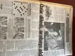 HÜRRİYET GAZETESİ DOĞUM GÜNÜ HEDİYESİ - 10 EKİM 1998 -TAM TAKIM 48 SAYFADIR -Cem Bakioğlu-Hafız Esad-Muharrem Sarıkaya-Harouti Demirtaş-Oktay Ekşi-Ertuğrul Özkök-Serpil Yeşilyurt-Mustafa Doğan-Berkant-Emre-Ribbeck-Tanju Yavuz-Gürcan Bilgiç-Yavuz Gökmen-Oktay-Kürşat-Şeref Görkey-Melahat Gürkan-Süreyya Ağaoğlu-Türkan Akyol-Filiz Dinçmen-Füruzan İkinciogulları-Ferdane Bozdoğan Erberk-Keriman Halis-Rukiye Ruşen Kararı-Feriha Sanerk-Suat Berk-Asaf Gönül Öymen-Sami Demir-Misgaret Çallıoğlu-Güzide Amark-Berlan Zeki Üngör-Mevlüt Kulak-Semra Dinçer-Güler Karakülah-Lale Orta-Gül Esin-Semih Berksoy-Samiye Morkaya-Halide Ural Türkönen-Sabiha Gökçen-Betül Diker-Fazlı Sevket Giz-Emel Gazimihal-Tüzünkan Koşariglu-Feriha Tevfik-Adile Ayda-Dervişe Koç-Ülkü Sema Toksöz-Neriman Nefçi-Firdevis Menteşe-Münevver Göze-Sabiha Ecebilge-Orhan Yılmazkaya  Suriye’de panik-Üzerlerine gitmeyin Apo’yu gönderecekler-Türkiye için kriz riski yok-Canavar seri katil-Ümitler bir harika-Ribbeck’in taktiği sır-Haydi tarih y