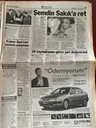 HÜRRİYET GAZETESİ DOĞUM GÜNÜ HEDİYESİ - 12 KASIM 1998 -TAM TAKIM 44 SAYFADIR -Korkmaz Yiğit-Baykal-Yılmaz-Fikret Akyön-Çakıcı-Ecevit-Kutan-Cindoruk-Leonardo Di Caprio-Reha Ruşen-Yücel Boralıoğlu-Turgay Şeren-Sergen-Toshack-Kemal Yaşar-Dimas-Bülent-Bülent Ecevit-Metin Oktay-Hakan Şükür-Popescu-İlhan Soyler-Hulusi Şekercioğlu-Servet Hanım-Rusen Güven-Uğur Becerikli-Şemdin Sakık-Kaplan-Talabani-Nihat Doğan-Muhyettin Mutlu  CHP düşürüyor-Ölümüne gideceğim-Korkmaz Yiğit’in itirafı-Çakıcı 30 milyon dolar alacaktı-Yılmaz sert çıktı-Baykal’a çok ağır eleştiri-Kıyamet kopuyor-Borsa çöktü döviz ve faiz yükseldi-Cindoruk: Hükümet fiilen bitmiştir-Ecevit: Hükümetin sonrasına bakacağız-Kutan: Yılmaz’la Yüce Divan yolu açıldı-Odadaki ceset-Altın balık ağı-Karakış fena bastırdı-İlk Türk Viagrası üretildi-Di Caprio’ya zorunlu diyet-Tempo’dan yaşam serisi-Tanınmasın diye mahkemeye kadın kılığında geldi-Fener’e bedava gelirim-Rezalete devam-Tam bir kepazelik-Oynamak istiyorum-Toshack: Ben de Atatürk’ün