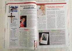 YENİ AKTÜEL – SAYI 204 – 12/25 KASIM 2009 – 114 SAYFA – K.T.’NİN İTİRAFLARI: “KONTRGERİLLA’DA TİM KOMUTANIYDIM” – MEDRESELERİ GEZDİK: İSTANBUL’DAN TİLLO’YA GELENEK HALA YAŞIYOR – SEHITLEROLMEZ.COM’UN EDİTÖRÜ YUSUF İNAN: “EVLERİNE GİDİP ŞEHİT AİLELERİNİ TAHRİK EDENLER VAR” – TRANS BİREYLERE TRAFİK POLİSİNDEN “BALYOZ” CEZALARI – GÜNEY KORE’DEN SONRA ÇİN’DE DE “SEKS PARKLARI” – MARDİN’DE MEZOPOTAMYA RALLİSİ: SURİYE İLE ORTAKLAŞA YENİ YARIŞ – MAHMUD ABBAS: “SAVAŞ EFENDİSİ” Mİ, UYSAL CUMHURBAŞKANI MI? – GEÇMİŞ ZAMAN HEYKELTIRAŞI: DOĞAL TARİH MÜZELERİNE GİREN PORTRELER – “İKİ DİL BİR BAVUL”: ZORUNLU TÜRKÇE EĞİTİMİNİN ETKİLERİ – “BİZİ BU TOPRAKLARA KÜSTÜREMEZLER”: ERMENİ DİN GÖREVLİSİ NALBANTYAN – “KAMU YARARINA” SEKS PARKI: LOVE LAND – “YASAKLAMAKLA YOK OLMUYOR”: MEDRESELERİN GÜNCEL YÜZÜ – “KARANLIK SULARI AYDINLATACAK” İTİRAFLAR – “İKİ DİL BİR BAVUL” FİLMİNE DERİN BAKIŞ -  YUSUF İNAN – TURGUT ALTINOK – MAHMUD ABBAS – NALBANTYAN – AYTEN ÇÖL – ALPER GÖRMÜŞ – KEMAL SAYAR – SELAHATTİN YUSUF –