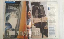 TEMPO – SAYI 968 – 22 HAZİRAN 2006 – 114 SAYFA – BODRUM’DA ÇILGIN GECELER: DRAG QUEEN PARTİSİ VE BEACH HAREKETLİLİĞİ – BILDERBERG’İN GERÇEK MUHALİFİ: DANIEL ESTULIN’DEN FEHMİ KORU ELEŞTİRİSİ – VAJİNA FESTİVALİ: TÜRKİYE’DEN KATILIM YOK – TÜRK ŞOFÖRLERİN IRAK’TA ÖLÜMLE DANSI – İNAN KIRAÇ İLK KEZ EŞİ SUNA’YI ANLATIYOR – KURAN İÇKİYİ YASAKLAMAZ, ÜNİFORMA GİYDİRMEZ: MUSTAFA SAĞ’DAN FARKLI YORUM – TÜRKİYE’DE ‘VAJİNA’NIN V’Sİ YOK: ŞİDDETE KARŞI NEW YORK’TA TOPLANAN KADINLAR – DTP’Lİ YEREL LİDERLERDEN TÖREYE SUSKUN TAVIR – SÖMÜRGEDEN FARKIMIZ DEMOKRASİ PARKIMIZ: MUZAFFER İZGÜ’NÜN OYUNU YASAKLANDI – ZAMANAŞIMI İŞBAŞINDA: HALİS TOPRAK DAVASI – EGEMEN BAĞ: “ERDOĞAN CUMHURBAŞKANLIĞI İÇİN KARARINI VERMEDİ” – HÜSEYİN ÇELİK: “DOĞUM ORANI 2’NİN ALTINA DÜŞMEMELİ” – SİBEL ALAŞ’TAN “CARPE DIEM” – PIERRE CARDIN: “MODANIN EN BÜYÜK DEVRİMİ TAYT” – RİFAT ÖZBEK’TEN BODRUM’A YASTIK TASARIMI – D&R’LAR KÜLTÜR MERKEZİNE DÖNÜŞÜYOR – ÇIRAĞAN’DA ÖZEL HİZMETKÂRLAR – CEFİ KAMHİ’DEN HAYALET GEMİYE AÇILAN ÇOCUKLUK –