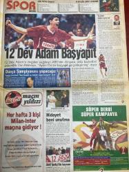 AKŞAM GAZETESİ DOĞUM GÜNÜ HEDİYESİ - 9 EYLÜL 2001 -TAM TAKIM 24 SAYFADIR -12 DEV ADAM ŞAMPİYONLUK YOLUNDA-12 Dev Adam-Bülent Ecevit-Devlet Bahçeli-Mesut Yılmaz-Semra Sezer-Dan Peterson-Aydın Örs-Demiz Çolakoğlu-Hidayet Türkoğlu-Leyla Kıral-Hüseyin Çağlar-Ümit Karan-Sergen-Nuri-Serkan-Yılmaz Vural-Süleyman Seba-Rıdvan Dilmen-Alex-Kemalettin-Revivo-Mert Meriç-Ayew-Serdar-Rivaldo-Karaman-Mustafa Denizli  Size kupa yakışır-Asıl bayram bu gece-Ecevit dedikodusu-YÖK’ten ikinci üniversite şansı-Arandığı gece kışlada kalmış-Üç kişiye 161’er milyar-Okul zili acı çalıyor-Bu kafa deli eder-Konuk terörü Muhtar’ı kızdırdı-12 Dev Adam Baş yaptı-Dünya Şampiyonu yapacağız-Hidayet beni unutma-Abdi İpekçi’de bayram-Takım olabiliyoruz-Bu can size feda-Sıra geldi şampiyonluğa-Aslan’ın golcüsü döndü-Lucescu: Kafalar Lazio maçındaydı-Gökdeniz kavgası-Fenerbahçe kaçtı Körfez yakaladı-Rota Almanya-Revivo muhteşem bir gol attı-Deplasmanda 3 gol başarısı