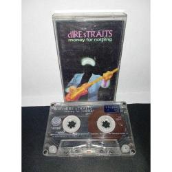 Kaset Dire straits money for nothing albümü. Orijinal. Kasette çalışmasını etkilemeyen minik kırık var. Sorunsuz çalışıyor.