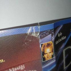 Dvd Dune. orijinal Türkçe dublaj. Kartonette yıpranmalar ve Cd de Çalışmasını etkilemeyen çizikler var.