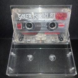 Kaset Güler ışık kabulümsün kan çiçekleri. kartoneti yok baştan sona dinlendi sorunsuz çalışıyor. kasetin köşesinde çalışmasını etkilemeyen kırık var. Sorunsuz çalışıyor