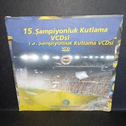 VCD Fenerbahçe 15. Şampiyonluk kutlama Vcd'si. 2003 / 2004 Sezonu. Çalışmasını etkilemeyen çizikler var. Sorunsuz çalışıyor.