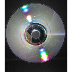 Cd Rom Cranberries Greatest Hits Blue Jean. Çalışmasını etkilemeyen çizikler var. Sorunsuz çalışıyor.