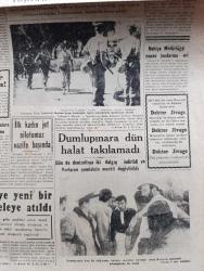 Cumhuriyet Gazetesi - 3 Ekim 1958 - Amerkan hazine bakanı Anderson Başbakan Adnan Menderes ile görüştü - Diyanet İşleri Reisi Eyüp Sabri Hayırlıoğlu Derhal Vazifesinden İstifa Etmeli - Türkiye'ye Modern Silahlar Verilecek - 25 Ağustosa Kadar Gümrüklere Gelen Mallar - Porselen Fabrikası Açıldı - Eczacıbaşı Fabrikası Bu Sene 3600 Ton Sofra Takımı Ve Sıhhi Malzeme İmal Edecek - Kur'an-ı Kerim'in Latin Alfabesiyle Yazılması - Batık Dumlupınar Denizaltısı'na Dün Halat Takılamadı fotoğraf - İlk Kadın Jet Pilotumuz Leman Bozkurt Vazife Başında  - Osmanlı Donanmasının Tarihinde Karanlık Sayfalar Yazan Cemalettin Saraçoğlu Yazı Dizisi - Küba'ya Tayin Edilen İlk Türk Büyükelçisi Nureddin Pınar - Tekrar Perdeye Dönen ve Dönecek Eski Sinema Yıldızları Greta Garbo  Marika Rökk fotoğraflar - İsrail Ormanlarının Robin Hood'u Derleyen M. Kenan Kan Yazı Dizisi - Maliye Bakanı Hasan Polatkan Yeni Delhi'ye Hareket Etti - Galatasaray Beyoğluspor'u farklı Yendi - 100.000 kişilik stadın arsası alınamıyor