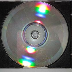 Cd Kibariye Gülü Soldurmam. Kartoneti yok. Çalışmasına engel olmayan çizikler var. Sorunsuz çalışıyor. Cd kabı içerisinde gönderim yapılacaktır.