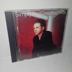 Cd Simply red greatest Hits. 1996 baskı sarı bandrollü dönem albümü. Kartonette yazı ve yıpranma var. Dinlemeyi etkilemeyen yoğun çizikler var. baştan sona dinlendi sorunsuz çalışıyor.
