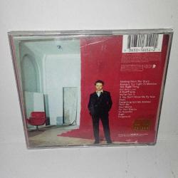 Cd Simply red greatest Hits. 1996 baskı sarı bandrollü dönem albümü. Kartonette yazı ve yıpranma var. Dinlemeyi etkilemeyen yoğun çizikler var. baştan sona dinlendi sorunsuz çalışıyor.