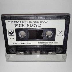 Kaset Pink Floyd the dark side of the moon. Orijinal.1986 dönem Kağıt Baskı kartoneti yok. kaset baştan sona dinlendi sorunsuz.