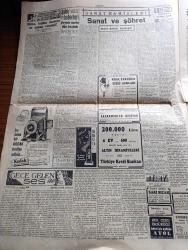 Cumhuriyet Gazetesi - 25 Aralık 1952 - Eski Anayasa Metni Dün Kabul Olundu - Türkiye Yugoslavya İşbirliği Gelişiyor - Amerikan Başkanı Truman'ın Son Noel Mesajı - Yeni Amerikan Başkanı Eisenhover'in Kore Sulh Planı - Beyoğlu Devrim Ocağı Dün Törenle Açıldı fotoğraf - Malatya Hadisesi İle İlgili Yeni Tevkifler - İki Büyük Doğucu Bugün Malatya'ya gönderiliyor -İstanbul Polisinde Yapılan Yenilikler - Emniyet Müdürü Ahmet Tekelioğlu yazarımızda görüşürken fotoğraf - Bedri Rahmi Eyüboğlu Sanat Bahisleri - Hitler İntihar Kararını Ne Zaman Vermişti - Kodak Fotoğraf Makinesi - Çamlıca Kız Lisesi Şampiyon Oldu - Taksim Sineması - Geliri Atatürk Heykeline Harcanacak Atatürk Kupası - İngiliz Edebiyatının Kör Dahisi John Milton - Gripin - Çapamarka - Titanik Vapurunun İkinci Kaptanı Yeni Öldü - Günün Resimleri - AGA Radyo - Hamiyet Yüceses Perihan Altındağ Sözeri  Sabite Tur Gülerman  Zeki Müren plakları sahibinin sesinde - Alaaddin'in lambası filmi Kemal film tamamen renkli - Tokat çoban sucuğu