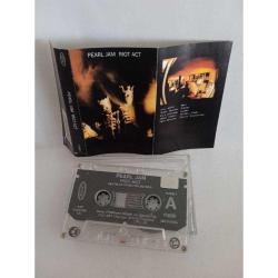 Kaset Pearl jam riot act albümü. 2002 Orijinal sorunsuz koleksiyonluk