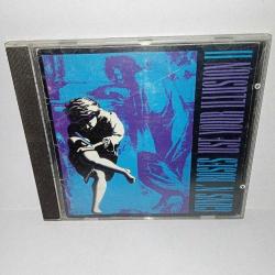 Cd guns n roses use your illusion 2. Orijinal. 1991 Avusturya baskı. Dinlemeyi etkilemeyen çizikler var. Sorunsuz çalışıyor.
