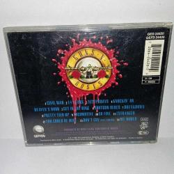 Cd guns n roses use your illusion 2. Orijinal. 1991 Avusturya baskı. Dinlemeyi etkilemeyen çizikler var. Sorunsuz çalışıyor.