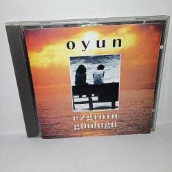 Cd ezginin günlüğü oyun albümü. Orijinal. ADA müzik kırmızı bandrollü dönem baskı. Disk çok iyi durumda koleksiyonluk