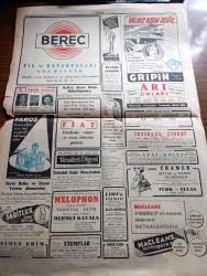 Cumhuriyet Gazetesi - 1 Eylül 1951 - Seçim Bölgelerindeki Cumhuriyet Ekibi Bildiriyor - Seçim Faaliyetinin Siklet Merkezi Bilecik Oldu - Samed Ağaoğlu Hürriyet Partisine Rey Veremezsiniz Yaşayanlar Hortlaklardan Daima Korkar Ve Kaçarlar Dedi fotoğraf - Kore'de Çarpışmalar Yeniden Şiddetlendi fotoğraf - Sinan Everest Yelkenle İstanbul'dan Filipin Adalarına fotoğraf - Türk İngiliz Atletleri Bugün Karşılaşıyor fotoğraf - Cezaevlerinin Islahı İçin 10 Yıllık Proje - Parlamentolar Konferansı Hadiseler Arasında Açıldı - Demokrat partililer bugün bir açıkhava toplantısı yapacaklar - Kaçakçılar Arasında Hududu Geçerken Yazan Yaşar Kemal Yazı Dizisi - Cumhuriyet Gazetesi Güzellik Müsabakası - imtiyazlı adam sempatik değildir yazan Burhan Felek - Rüyalar Evi Yazan Peride Celal Yazı Dizisi - Amerika Büyük Bir Radar Şebekesi Kuracak - Dünya Hafif Siklet Boks Şampiyonu Kit Galilan Rakibini Sayı Hesabı İle yendi - Fiat Traktör - Mefharet Yıldırım ve Sabite Tur Gülerman  Çiftesaraylar bahçesinde