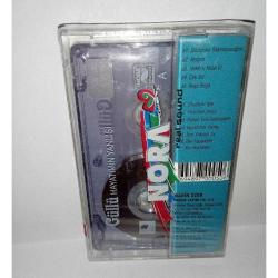Kaset Güllü hayatımın yanlışı. ambalajında sıfır. Orijinal. Koleksiyonluk