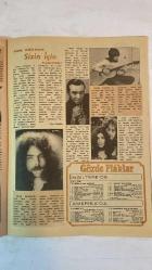 SAMANYOLU ELBİSE PATRON İLAVELİ MECMUA DERGİ - 7 KASIM 1972 — SAYI: 45 - ESİN AFŞAR - ŞERİF YÜZBAŞIOĞLU - ŞENAY - ERSEN - CEM KARACA - ÖMÜR GÖKSEL - AJDA PEKKAN - ZAFER DİLEK - MOGOLLAR - TIMUR SELÇUK - YURDAER DOĞULU - BARIŞ MANÇO - 3 HÜREL - ESİN ENGİN - KAMURAN AKKOR - GÜLDEN AKKOR - NEVİN PERE - RIFAT ÖNCEL - YALÇIN KAYA - FİKRET KIZILOK - NEDİM DEMİREL - İNCİ ÇAYIRLI - ÜLKÜ ÜST - ENGİN ARMAN - METİN ERSOY - EROL BÜYÜKBURÇ - CEM GÖKMEN - FARON YOUNG - DAVID CASSIDY - JOHN LENNON - YOKO ONO - DONOVAN - ADRIANO CELANTANO - ROD STEWART - SIMON AND GARFUNKEL - CURTIS MAYFIELD - LEON RUSSELL - CHUCK BERRY - MICHAEL JACKSON - MAC DAVIS - ELVIS PRESLEY - TOKYO FESTİVALİ - APAŞLAR YENİDEN KURULUYOR - SİZİN İÇİN PROGRAMI - FOUR IN THE MORNING - PLASTIC ONO BAND - NEVER A DULL MOMENT - SUPER FLY - BURNING LOVE - DING-A-LING - EVERYBODY PLAYS THE FOOL - EKREM BORA - ESEN PÜSKÜLLÜ - YÜCEL UÇANOĞLU - HULKİ SANER - EMEL SAYIN - METİN ERKSAN - METİN BÜKEY - NEBAHAT ÇEHRE - MURAT SOYDA -  40 SAYFA