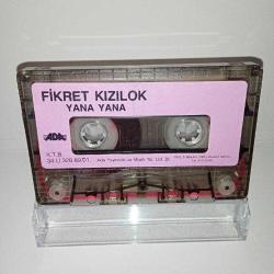Kaset Fikret Kızılok yana yana. Orijinal. ADA 1989 Kağıt Baskı. kartoneti yok. kaset baştan sona dinlendi sorunsuz çalışıyor
