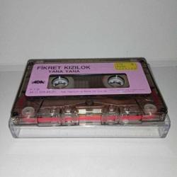 Kaset Fikret Kızılok yana yana. Orijinal. ADA 1989 Kağıt Baskı. kartoneti yok. kaset baştan sona dinlendi sorunsuz çalışıyor