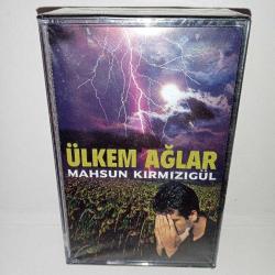 Kaset Mahsun Kırmızıgül yoruldum ülkem ağlar. 2 kaset bir arada box albüm. jelatininde sıfır. Orijinal. Koleksiyonluk