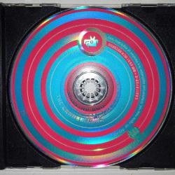 Cd The Cranberries Wake Up and Smell the Coffee. Orijinal, Kartoneti yok. Dinlemeyi etkilemeyen çizikler var. Sorunsuz çalışıyor. Cd kabı içerisinde gönderim yapılacaktır.