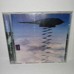 Cd mor ve ötesi dünya yalan söylüyor. Orijinal. Dinlemeyi etkileyen çizikler var. sorunsuz çalışıyor