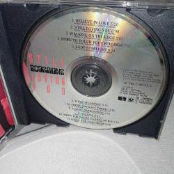 Cd Scorpions still loving you. Orijinal, 1992 Hollanda baskı. Arka kartoneti YOK. Dinlemeyi etkilemeyen çizikler var. Sorunsuz çalışıyor.