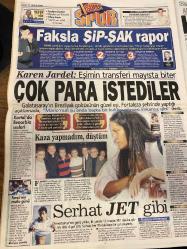 HÜRRİYET GAZETESİ DOĞUM GÜNÜ HEDİYESİ - 31 ARALIK 2000 -TAM TAKIM 28 SAYFADIR -Ertuğrul Özkök-Oktay Ekşi-Murat Bardakçı-Halis Serbest-Karen Jardel-Mario Jardel-Yusuf Şimşek-Serhat Akın-Fevzi Tuncay-Salih Uçan-Mehmet Arslan-Metin Sertoğlu-Cavit Demirbilek-Özcan Mutlugil-Ünal Özyürek-Cem Davran-Uğur Yücel-Vekaterina Rednikova-Robert De Niro-Ben Stiller-Samuel L. Jackson-Bülent Akarcalı-Numan-Ahmet Yavuz  Geleceğe Aşk Mektupları-Bir Graduate ile Bir Lolita Arasında-Bize Kalan Aşk Bir Rüyadır-Ceketin Recai’ye Bol Geldi-Şimdi Şarkılar Aşklardan Daha Uzun-Benim Nazlı Yarim Sağlam Paralardır-Dehşet Anı-Jumbonun Kaptanı Anlatıyor-Shakespeare Bile Anladı-2001 Yılının Yıldızı 3 Savaş 3 Suikast-Yılın Son Gününde Uçmak-Kanal D’de Şenlik-Esenboğa Bir Hizmetin Adı-Memelerini Ekinle Birlikte Özledim-İşkence Altında Alınmayan Aşk İfade midir-Çünkü Kuşlar İnsana Hiçbir Şey Anlatmaz-Faksla Şip-Şak Rapor-Çok Para İstediler-Kaza Yapmadım Düştüm-Serhat Jet Gibi-Avrupa’nın Aslanı-Efes Sarhoş Etti-Mutlu Yıll