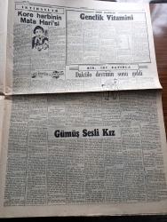 Cumhuriyet Gazetesi - 2 Kasım 1950 - Nutuk'tan ilhamlar yazan Nadir Nadi Başmakale meclis Celal Bayar'ın Nutku ile açıldı - Celal Bayar'ın direktifi sözden fazla iş - Mehmetçiğin Kore'deki ilk resimleri - Kore'deki Türk Birliği kampında günlük hayat - Amerikan başkanı Truman'a Suikast - üniversitelerimiz yeni ders yılına girdiler fotoğraf - Kore'deki subay ve erlerimizden ailelerine mektuplar - Müzeyyen Senar Işıl Sabite Tur Gülerman Perihan Altındağ Sözeri Salahattin Pınar Tepebaşı belediye gazinosunda - efes'ten dönen din adamları İstanbul'da - Karanlık Oda yazan Peride Celal Yazı Dizisi - Gayrimatbu gazeteler yazan Burhan Felek - Hamiyet Yüceses İnsaf Münir Rakkase Şehrazad Taksim kristal salonunda - İstanbul Ankara Radyosu Programı - Kore'deki subaylarımız Cumhuriyet okuyorlar fotoğraf - Taegu'daki kampımızda erlerimiz Jii Jitsu egzersizleri yaparlarken fotoğraf - tanınmış bir Yunan tiyatro yazarı Sipiropulos İstanbul'da - Kasım Gülek'in ifadesi alındı -  Baysal çiçek mağazası