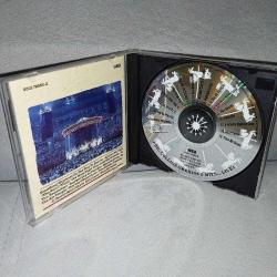 Cd Phil Collins serious hits Live Albümü. orijinal 1990 baskı. iyi durumda Sorunsuz çalışıyor. Koleksiyonluk