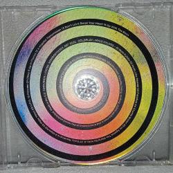 Cd Coldplay mylo xyloto. Orijinal, Avrupa baskı. Kartoneti yok. Disk 10 üzerinden 8.5 Sorunsuz çalışıyor. Cd kabı içerisinde gönderim yapılacaktır.