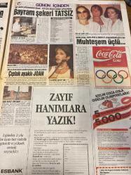 HÜRRİYET GAZETESİ DOĞUM GÜNÜ HEDİYESİ - 19 TEMMUZ 1988 -TAM TAKIM 24 SAYFADIR -Turan Çevik-Turgut Özal-Gandhi-Cengiz Çandar-Kaya-Metin-Bahri Hançer-İlyas Namıoğlu-Semra Aksu-Tayfun Bayındır-Oktay Ekşi-Denktaş-Coşkun Kırca-Vahdettin-Yavuz Gökmen-Dick Millington-Mikhail Gorbachev-Prof. Dr. Haluk Kabaalioğlu-Neil Kinnock  Süper şanslı Hürriyetçiler-İşte Hayali İhracatçı’nın deposu-Özal neden kızıyor?-Papa suikastı Ağca’nın hücresinde Mafia kolları-Gandhi’ye 4 imza-Aşk çılgınının ölüm uçusu-İran PES etti-15 milyarlık takım kurduk-F.Bahçe 3-0’la başladı-Mektupla taktik-Eder ve Serginho resmen Malatyaspor’da-Yusuf sakatlandı-Semra Aksu sahada bayıldı pistte ayıldı-Özgürlüğe kaçış-Memurlar da sendika kurabilir-Denktaş’tan evet-Eğitimde yeni hedef 21. yüzyıl-Felaket bu bir felaket-Çizgilerle Hayattan Rekorlar Guinness-Demokratlar’da seçim heyecanı-İngiliz muhalefet liderine tatsız sürpriz-Ermenilere kesin hayır  Karikatür-Çizgilerle Hayattan Rekorlar Çizer Dick Millington