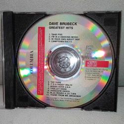Cd Dave Brubeck greatest hits . Orijinal, Avusturya baskı. Kartoneti yok. Disk temiz Sorunsuz çalışıyor. Cd kabı içerisinde gönderim yapılacaktır.