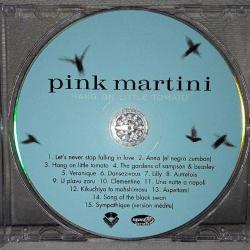 Cd Pink Martini hang on little tomato albümü. Orijinal, Kartoneti yok. Sorunsuz çalışıyor. Cd kabı içerisinde gönderim yapılacaktır.