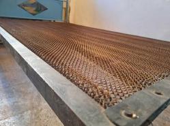 1970.lerden, Bulgaristan malı, yaylı somya demonte karyola  Baza başlık ve ayaklıkta el çizimi resim var. Orjinalinden böyle.   demonte