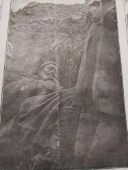Enver Paşa  Galiçya Cephesi  Harp Mecmuası   Galiçya Cephesi Siper de El Bombası ile uyuyan Asker Görselli.Harp Mecmuası  Yıl : 1. Sayı :  Kasım 1916 Cepheden Pek çok fotoğraf ve Enver Paşa Fotoğraflı.