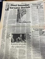 HÜRRİYET GAZETESİ DOĞUM GÜNÜ HEDİYESİ - 17 EYLÜL 1998 -TAM TAKIM 44 SAYFADIR -Hakan Şükür-Mesut Yılmaz-Monica Lewinsky-Oktay Ekşi-Ertuğrul Özkök-L. Perati-A. Karacan-Jerry Hall-Mick Jagger-Turgay Seren-Yavuz Gökmen-Rüştü Güven-Ertin Taranoğlu-Cumhurbaşkanı Süleyman Demirel-Mustafa Yücel Özbilgin-Pınar Eliçe-Başak Yeğin-Hülya Avşar-Sibel Can-Hakan Ural-Özlem Tekin-Yonca Evcimik-Cenk Torun-Özlem Yıldız-Erol Büyükburç-Orhan Gencebay-Tarkan-Arzu Çimen-Soner Olgun-Prince Erdoğan-Özlem Hüseyin-Alpay Şen Birgör-Mehmet Ali Erbil-Bruce Willis-Matt Damon-Tom Sizemore-Edward Burns  Torino aslanı-Ak Çarşamba’ya güvence-Uzmanlar sorularınızı yanıtlıyor-Jagger: Çok heyecanlıyım-Üç fantastik soru-Devlete şirin gözükmek istiyorlar-İnönü Kartalı sahada-Kupa Galipleri’nde 1. tur heyecanı-Beşiktaş’ın 65. Avrupa sınavı-Slovaklar: Sarı fırtına fena biçmişti-İtalya’ya Türk işi-Gözler yine Oktay’da-Hepsi birer aslandı-Yine aynı kaleye-G.Saray’a 93 milyar-Her seçim öncesi yangın-Orman katliamına komik ceza-Ba
