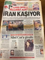 HÜRRİYET GAZETESİ DOĞUM GÜNÜ HEDİYESİ - 11 MAYIS 1999 -TAM TAKIM 44 SAYFADIR -Merve Kavakçı-Sibel Can-Ertuğrul Özkök-Oral Çalışlar-Vehbi Hatipoğlu-Erbakan-Atatürk-Mehmet Ayan-Alpay Fevzi-Süleyman Seba-Ricky Martin-Madonna-Sertab Erener-Turgay Şeren-Ziya Şengül-Bayram Aydın-Alper Mert-Sadi Kemal Yaşar-Okan-Korkut Göze-Vedat Okyar-İlhan Söyler-Halil Özkan-Bülent Tuncay-Yılmaz Vural-Murat Ilgaz-Muhittin Boşat-Aygün-A. İbrahim-Bülent Tuncay-Orhan Kaynar-Şükran Soner-Selim Gökhan-Saim Bozer-Seher Akkoç-Mehmet Yavuz-Talat Asal-Fu Çelik-Cengiz Çelik  İran Kaşıyor-Sibel Can’a gözaltı-Viagra bugün piyasada-Horlayanlar kaza yapıyor-Sanki yalancımız az idi-Tecavüzcü yakalandı-FP’li vekilin bayan arkadaşı dinlenmiş-İki DHKP-C’liye örgüt infazı-Yüce Divan manevrası-Bavulu alıp gidecektim-Alpay’ın bonservisi 3 trilyon-NBA’de müthiş düello Lakers’ın-Ricky Martin ’99-Okan’a üç çengel-Sergen’e 12.5 milyon dolar-3’üncü zafere 3 kaldı-Sıkıştıkça çeteye gitmiş-Ekinci: Dinleten önemli-Böceği ben taktım-Tel