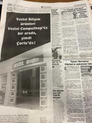 HÜRRİYET GAZETESİ DOĞUM GÜNÜ HEDİYESİ - 13 EYLÜL 1998 -TAM TAKIM 44 SAYFADIR -Hillary Clinton-Bill Clinton-Monica Lewinsky-Oktay Ekşi-Doğan Uluç-Esen Ünür-Harika Avcı-Sedat Atılgan-Löw-Ziya Şengül-Rüştü-Osman Göktan-Murat Yakin-Uche-Baliç-Metin Diyadin-Sergen Yalçın-Fatih Terim-Hakan Şükür-Ümit Davala-Hakan Ünsal-Popescu-Turgay Şeren-Yavuz Gökmen-Ruşen Güven-İlyas Namıkoğlu-İlhan Söyler-Abdullah Öcalan-Yalçın Bayer-Mustafa Küçük Hillary’ye ayıp etti-Hillary’den halka-Bill’den Monica’ya-Başkan deviren gazete raporun tümünü verdi-Clinton’un elimi ısırıyormuş-Harika’nın harika yat fotoğrafları-Fener demir gibi-Baliç’e Löw freni-Rüştü alarmı-Muhteşem kükreyiş-Özlenen tablo-Popescu’yu küstürdüler-Monica’nın aşk sancıları-Oral seks için zamanım yok-Bill’in evliliği nasıl gidiyor-Clinton savunmada-Baba’dan Yeşil muamması-Öcalan PKK’yı lağvetmeye hazırım-Minicik yunus ailesini arıyor-Ormana dağ komandosu-Dün de 3 yerde yangın çıktı