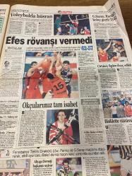 HÜRRİYET GAZETESİ DOĞUM GÜNÜ HEDİYESİ - 13 EYLÜL 1998 -TAM TAKIM 44 SAYFADIR -Hillary Clinton-Bill Clinton-Monica Lewinsky-Oktay Ekşi-Doğan Uluç-Esen Ünür-Harika Avcı-Sedat Atılgan-Löw-Ziya Şengül-Rüştü-Osman Göktan-Murat Yakin-Uche-Baliç-Metin Diyadin-Sergen Yalçın-Fatih Terim-Hakan Şükür-Ümit Davala-Hakan Ünsal-Popescu-Turgay Şeren-Yavuz Gökmen-Ruşen Güven-İlyas Namıkoğlu-İlhan Söyler-Abdullah Öcalan-Yalçın Bayer-Mustafa Küçük Hillary’ye ayıp etti-Hillary’den halka-Bill’den Monica’ya-Başkan deviren gazete raporun tümünü verdi-Clinton’un elimi ısırıyormuş-Harika’nın harika yat fotoğrafları-Fener demir gibi-Baliç’e Löw freni-Rüştü alarmı-Muhteşem kükreyiş-Özlenen tablo-Popescu’yu küstürdüler-Monica’nın aşk sancıları-Oral seks için zamanım yok-Bill’in evliliği nasıl gidiyor-Clinton savunmada-Baba’dan Yeşil muamması-Öcalan PKK’yı lağvetmeye hazırım-Minicik yunus ailesini arıyor-Ormana dağ komandosu-Dün de 3 yerde yangın çıktı