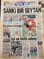 HÜRRİYET GAZETESİ DOĞUM GÜNÜ HEDİYESİ - 11 AĞUSTOS 1998 -TAM TAKIM 40 SAYFADIR -Ayşegül Tecimer-Gülay Aslıtürk-Hasan Denizkurdu-Selim Edes-Rose-Demirel-Tansu Çiller-Oktay Ekşi-Mesut Yılmaz-Hüseyin Kıvrıkoğlu-Hakan Şükür-Sergen-Vugrinec-Milne-Güven Barış-Hami-Sanver-Toshack-Amokachi-Ohen-Korkut Göze-Hagi-Lindsay Davenport-Berna Yılmaz-Hasan Yılmaz-Kurtar-Fevzi-Hikmet-Hüseyin Kalpar-Serdar Çakır-Suat-Orhan-R. Kingin-Hakan Biçici-Oktay-Pereko-Sadık İlhan-Bülent Tuncay  Ellerine sağlık-15 yaşındaki kepçeci mahalleyi yıkıyordu-THY’nin iki uçağı tehlike atlattı-Bugün vur yarın tur-Fenerbahçe tek forvet-En kral Cimbom-Milne Krakow’u hafife almıyoruz-Boğalarda Haliçliğe yer vermeyecek-Sanki bir şeytan-Kabuğumuzu kıracağız-İyi ve kötü adam-Hagi’nin büstü ödül oldu-Bursaspor karıştı-Davenport şampiyon-Berna Yılmaz’dan Hasan’a sürpriz-Kurtar zirveyi sarsacağız-Perdeyi Sergen açtı-Haftanın en güzel golü Hagi’den ustalık mührü-Haftanın takımı Karabükspor-Fener’in dili yok-Gol krallığı Oktay Beşikta