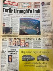 HÜRRİYET GAZETESİ DOĞUM GÜNÜ HEDİYESİ - 11 AĞUSTOS 1998 -TAM TAKIM 40 SAYFADIR -Ayşegül Tecimer-Gülay Aslıtürk-Hasan Denizkurdu-Selim Edes-Rose-Demirel-Tansu Çiller-Oktay Ekşi-Mesut Yılmaz-Hüseyin Kıvrıkoğlu-Hakan Şükür-Sergen-Vugrinec-Milne-Güven Barış-Hami-Sanver-Toshack-Amokachi-Ohen-Korkut Göze-Hagi-Lindsay Davenport-Berna Yılmaz-Hasan Yılmaz-Kurtar-Fevzi-Hikmet-Hüseyin Kalpar-Serdar Çakır-Suat-Orhan-R. Kingin-Hakan Biçici-Oktay-Pereko-Sadık İlhan-Bülent Tuncay  Ellerine sağlık-15 yaşındaki kepçeci mahalleyi yıkıyordu-THY’nin iki uçağı tehlike atlattı-Bugün vur yarın tur-Fenerbahçe tek forvet-En kral Cimbom-Milne Krakow’u hafife almıyoruz-Boğalarda Haliçliğe yer vermeyecek-Sanki bir şeytan-Kabuğumuzu kıracağız-İyi ve kötü adam-Hagi’nin büstü ödül oldu-Bursaspor karıştı-Davenport şampiyon-Berna Yılmaz’dan Hasan’a sürpriz-Kurtar zirveyi sarsacağız-Perdeyi Sergen açtı-Haftanın en güzel golü Hagi’den ustalık mührü-Haftanın takımı Karabükspor-Fener’in dili yok-Gol krallığı Oktay Beşikta