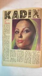 SAMANYOLU ELBİSE PATRON İLAVELİ MECMUA DERGİ - 7 HAZİRAN 1973 — SAYI: 75 - GEORGE - FRED - PAT - MILENA - CEM GÖKMEN - DEODATA - TONY BLACKBURN - DAVE LEE TREVIS - DAVE MOUNT - JONATHAN KING - RICK PRICE - YOKO ONO - JOHN LENNON - JIMMY HELMS - EDDIE WHEELER - ROD MC KUEN - ARDA KARDEŞ - ŞANAR YURDATAPAN - SEVİL HASMAN - VURAL - AYLA - BARIŞ MANÇO - ATİLLA ÖZDEMİROĞLU - MANOLO CORALES - CEZMI BAŞEĞMEZ - CEM OKUTAN - ESİN AFŞAR - AŞIK VEYSEL - AYLA DİKMEN - EDİP AKBAYRAM - AYTEN ALPHAN - ÖZDEMİR ERDOĞAN - ÖMÜR GÖKSEL - DORUK ONATKUT - PARASIZ ELBİSE - ÖLÜM TUZAĞI - KADIN - LİMON - LİMON VE GÜL SUYU - ÜZÜM SUYU - SALATALIK SUYU - LİMON SUYU VE TEMİZLEYİCİ SÜT - MÜZİK DÜNYASININ YENİ PARLAYAN YILDIZLARINDAN - GÖZDE PLAKLAR - ARDA YA DAİR - BİR STÜDYO ORKESTRASI - BİR PORTRE - TV'YE ÇIKMAYACAKLAR - 36 SAYFA