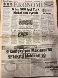 HÜRRİYET GAZETESİ DOĞUM GÜNÜ HEDİYESİ - 20 EYLÜL 1998 -TAM TAKIM 44 SAYFADIR -Necmettin Erbakan-Mehmet S. Erbakan-Andreas Papandreou-Daphne Barak-Mesut Yılmaz-Oktay Ekşi-Emin Çölaşan-Hasan Yılmaz-Yavuz Gökmen-Eyüp Aşık-Sedat Ergin-Salih Neftçi-Bill Clinton-Al Gore-Usame Bin Ladin  Yeğen Erbakan Hıristiyan üye-Andreas uğruna kocamı aldattım-Bizde ele geçen eroin dünyadakinin %38’i-Bence itilmiş ve kakılmış haklı-Zor günde tek Türkler vardı-Zirvede gala gecesi-F.Bahçe 3 puan için kenetlendi-Fenerbahçe dalya peşinde-Çeteler büyük sorun-Umut çocuklarıyla el ele-MİT’te 7-8 Emniyet’te 31 kişiye idari tedbir-3. yumrukçu cezaevinde-6 bin 500 işçi Türk Metal’den ayrıldı-İsrail ABD’ye köprü olacak-Bir finansçı-Basın git halk kal diyor-Clinton istifa-Ladin yakalandı iddiası-Arnavutluk’ta Berişa direniyor