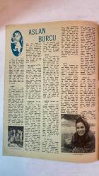 SAMANYOLU ELBİSE PATRON İLAVELİ MECMUA DERGİ - 27 TEMMUZ 1972 SAYI: 30 - FİLİZ AKIN - NEBAHAT ÇEHRE - SEÇİL HEPER - NATUK BAYTAN - TAMER YİĞİT - SEVSİN CANTÜRK - TARIK AKAN - GÜLŞEN BUBİKOĞLU - ARAM GÜLYÜZ - YALÇIN GÜLHAN - SALİM DÜNDAR - ALİ KOCATEPE - ENGİN EVİN - SERMET SERDENGEÇTİ - MÜFİT İLKİZ - ÖZDEMİR ERDOĞAN - ERTAN ANAPA - TIMUR SELÇUK - FATOS BALKIR - YURDAER DOĞULU - LALE BELKİS - CÜNEYT ARKIN - BETÜL ARKIN - MERAL ORHONSAY - KENAN - SEVİL - AYLA - AŞIK MAHZUNİ - GLADYS KNIGHT - MICHAEL JACKSON - ANDY WILLIAMS - ENGELBERT HUMPERDINCK - JOE COCKER - CHRIS STAINTON - SIMON DEE - GILBERT O'SULLIVAN - PAUL JONES - PATRICE FAMILY - BRIDGET ST. JOHN - PEYNİRLİ PİRZOLA - BALIK FİLETOSU - SAÇ MODELLERİ - MODERN OTURMA KÖŞESİ - KULAK MAKYAJI - GÖZDE PLAKLAR - CEM GÖKMEN YAZIYOR - SOUL VE FOLK LİSTELERİ - GLADYS KNIGHT AND THE PIPS - ANDY WILLIAMS BBC GÖSTERİSİ - THE CLASSICS - JOE COCKER’İN YENİ PLAĞI - SİMON DEE - MÜZİK DERNEĞİ VE YILDIZLAR - 36 SAYFA
