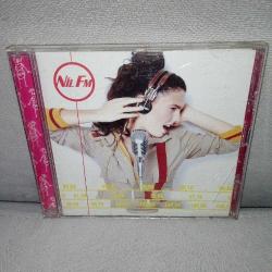 Cd Nil Karaibrahimgil Nil FM albümü. Orijinal. Sorunsuz çalışıyor