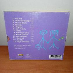 CD Nazan öncel yan yana fotoğraf çektirelim, hay hay. Orijinal. Sorunsuz çalışıyor